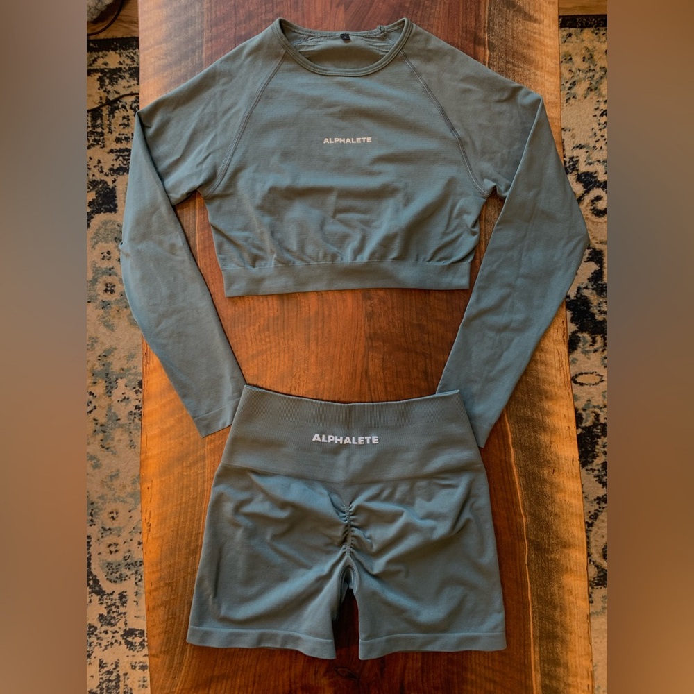Alphalete Amplify Crop Top and Shorts Set